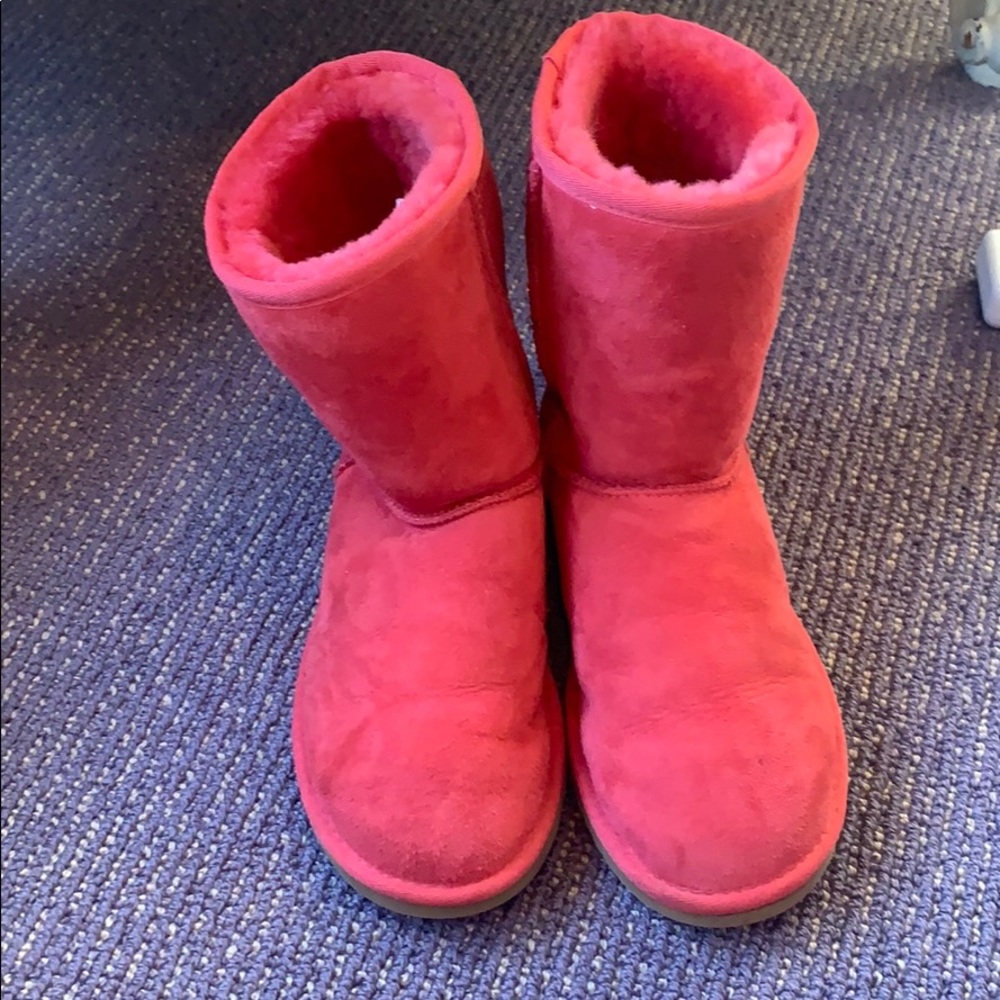 UGG classic boots in berry 6 NWT